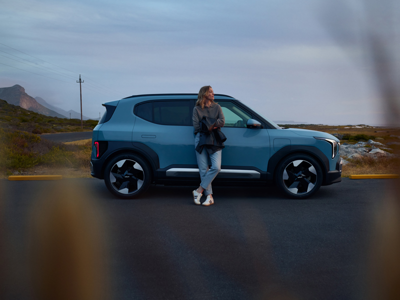Kia Ev2 Met Vrouw